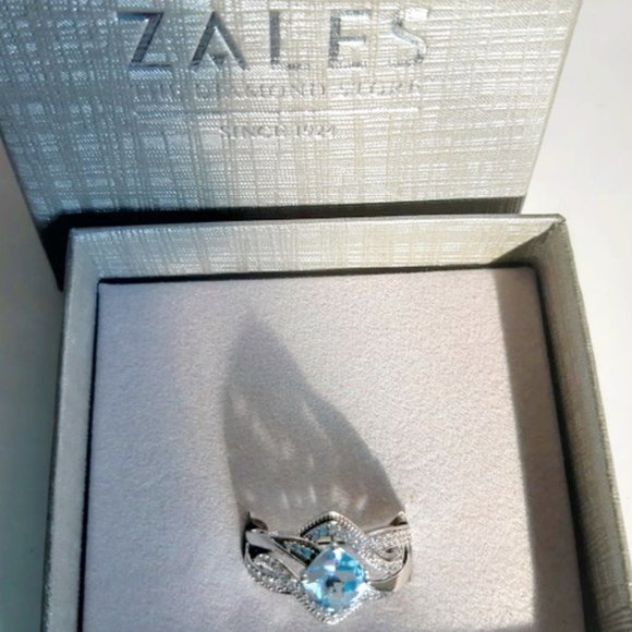 NWOT ZALES SKY BLUE TOPAZ RING - Picture 3 of 7